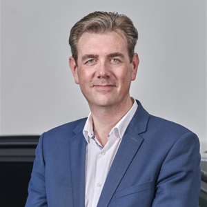 /media/i5rccy5b/alex-smith-headshot.png?v=1dc47ed56b0f090